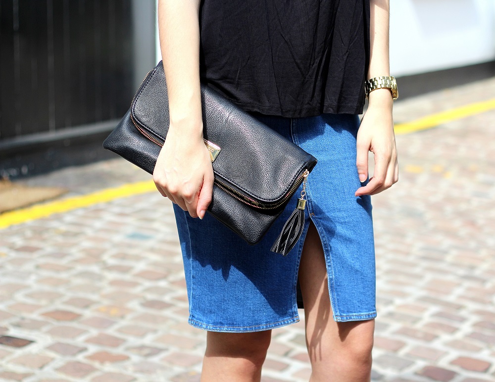 peexo fashion blogger wearing denim midi skirt and cold shoulder top