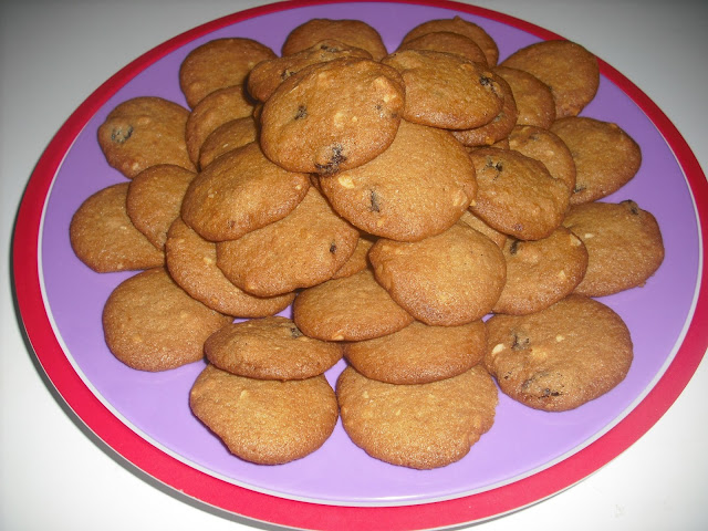  Raisin And Nut Cookies