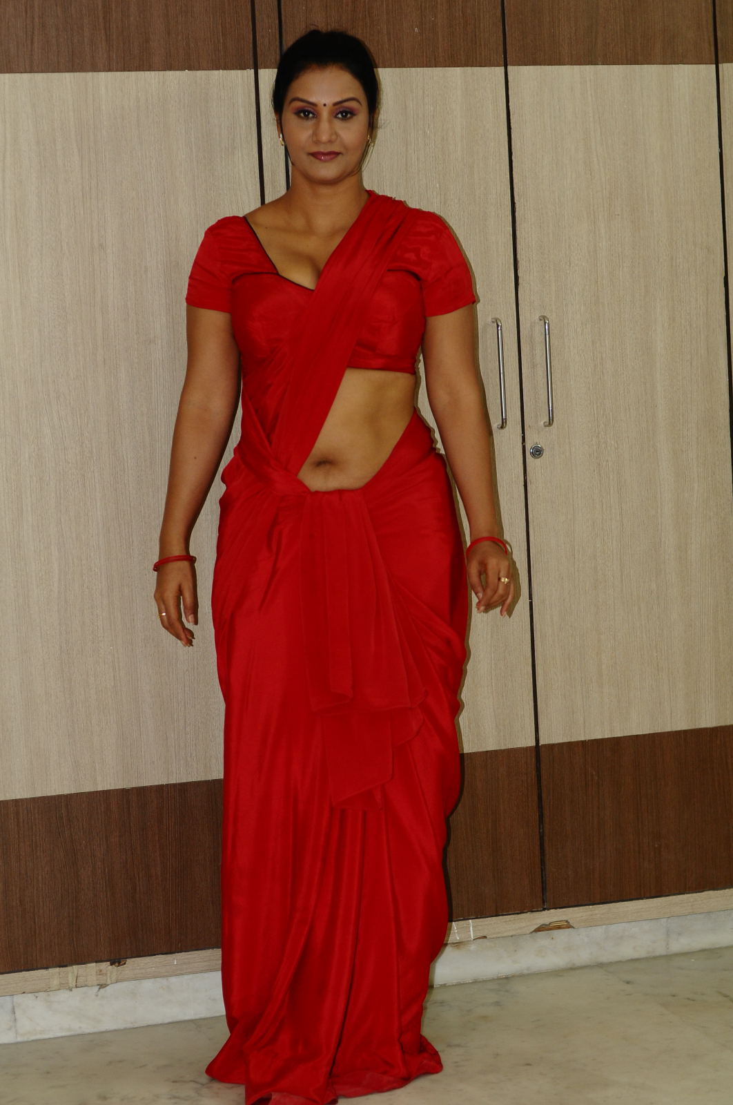 Telugu Actress Apoorva Aunty Hot In Red Saree Exposing Navel With Huge Boobs Cinehub 