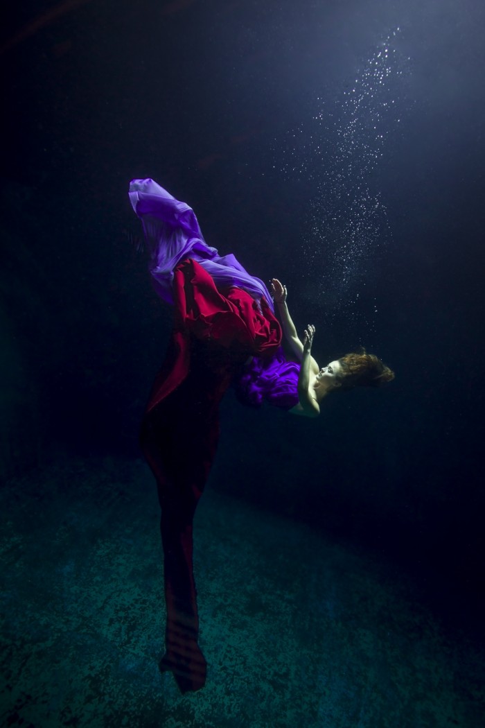 Танцы под водой. Maya Almeida Танцы под водой. Maya Almeida