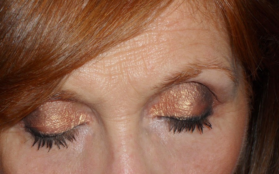 Imagen Ojos cerrados look cobrizo