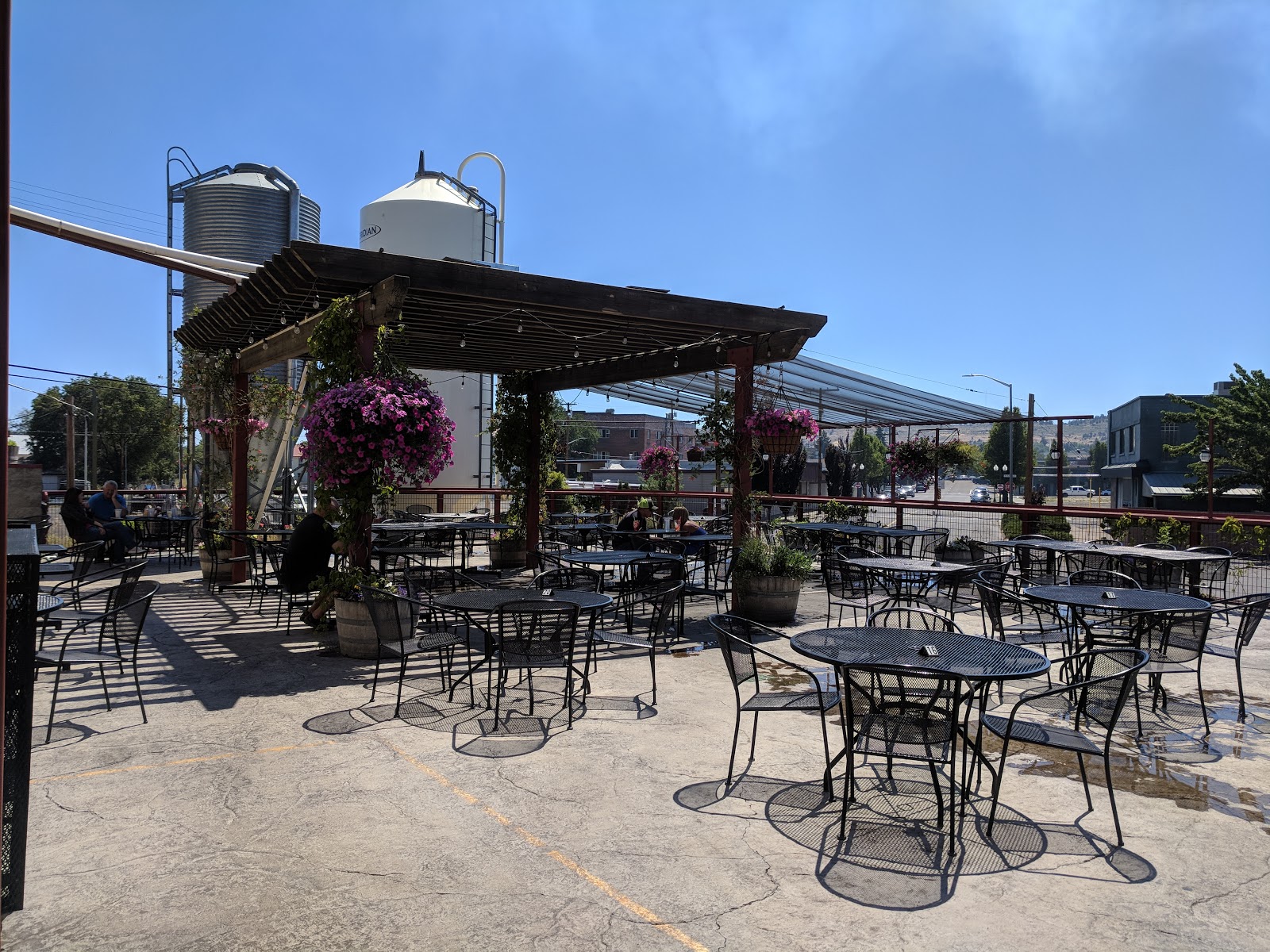 The Nomadic Norvells Klamath Basin Brewing