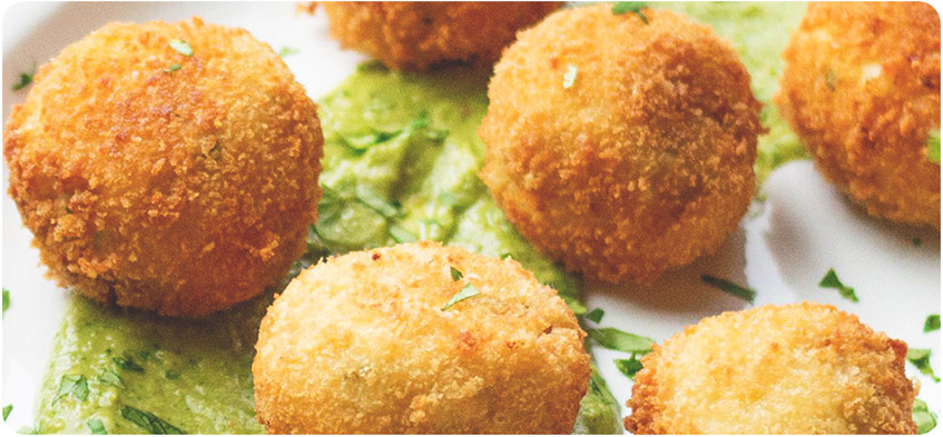 Todo lo que necesitas para cocinar unas croquetas de coliflor y queso