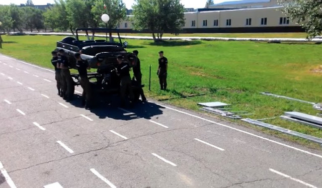 Desmontando um carro na Rússia 