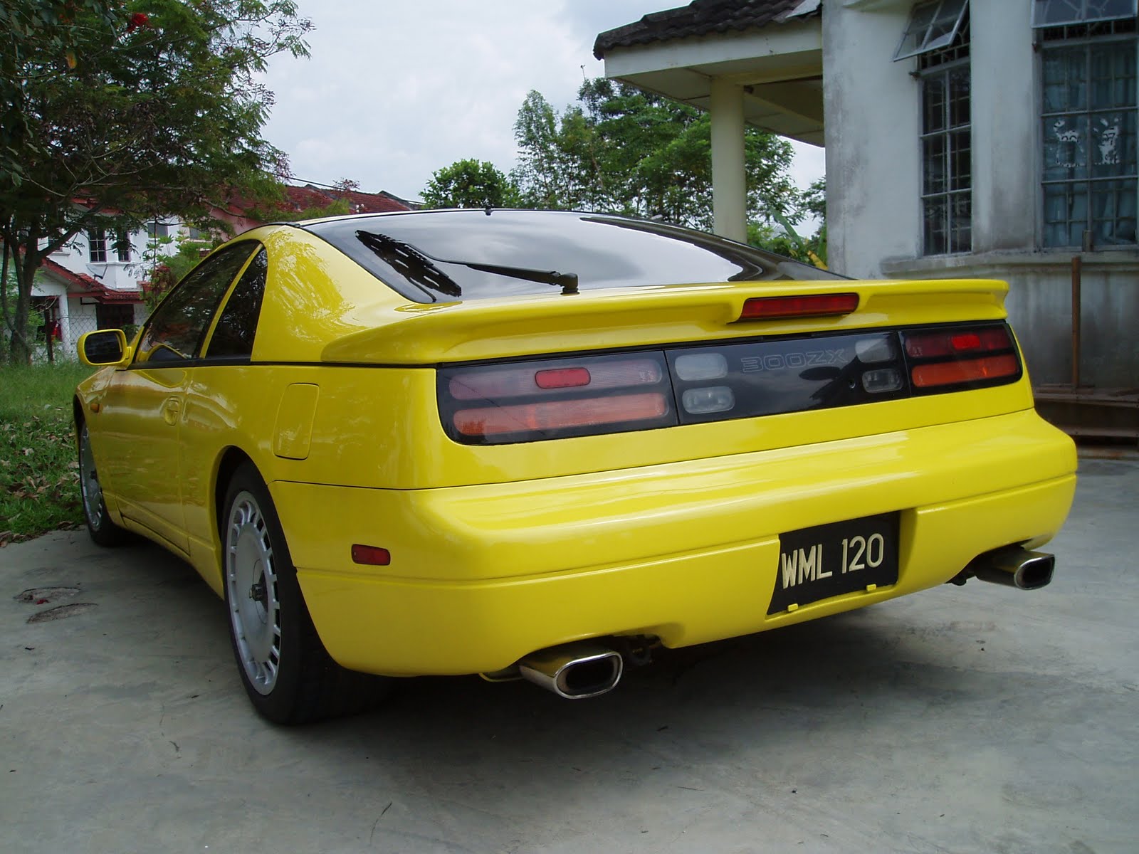 Nissan 300 ZX Р¶РµР»С‚С‹Р№