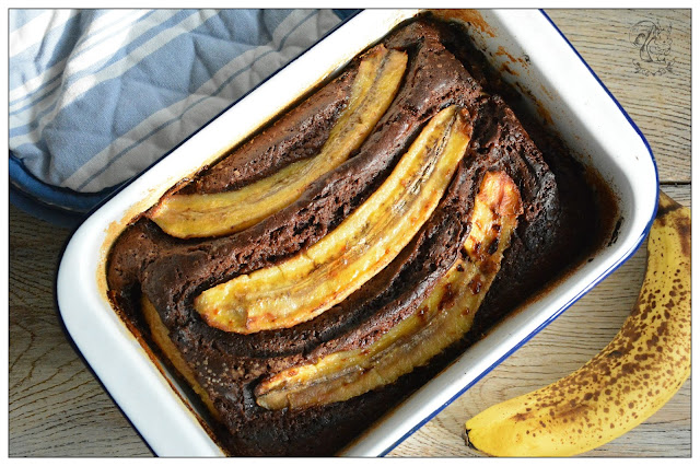Czekoladowe ciasto z chili i bananami