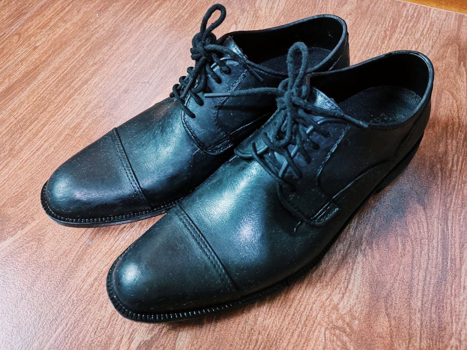 Mr. Pogi Tips: Waterproof Black Shoes: Easysoft Review