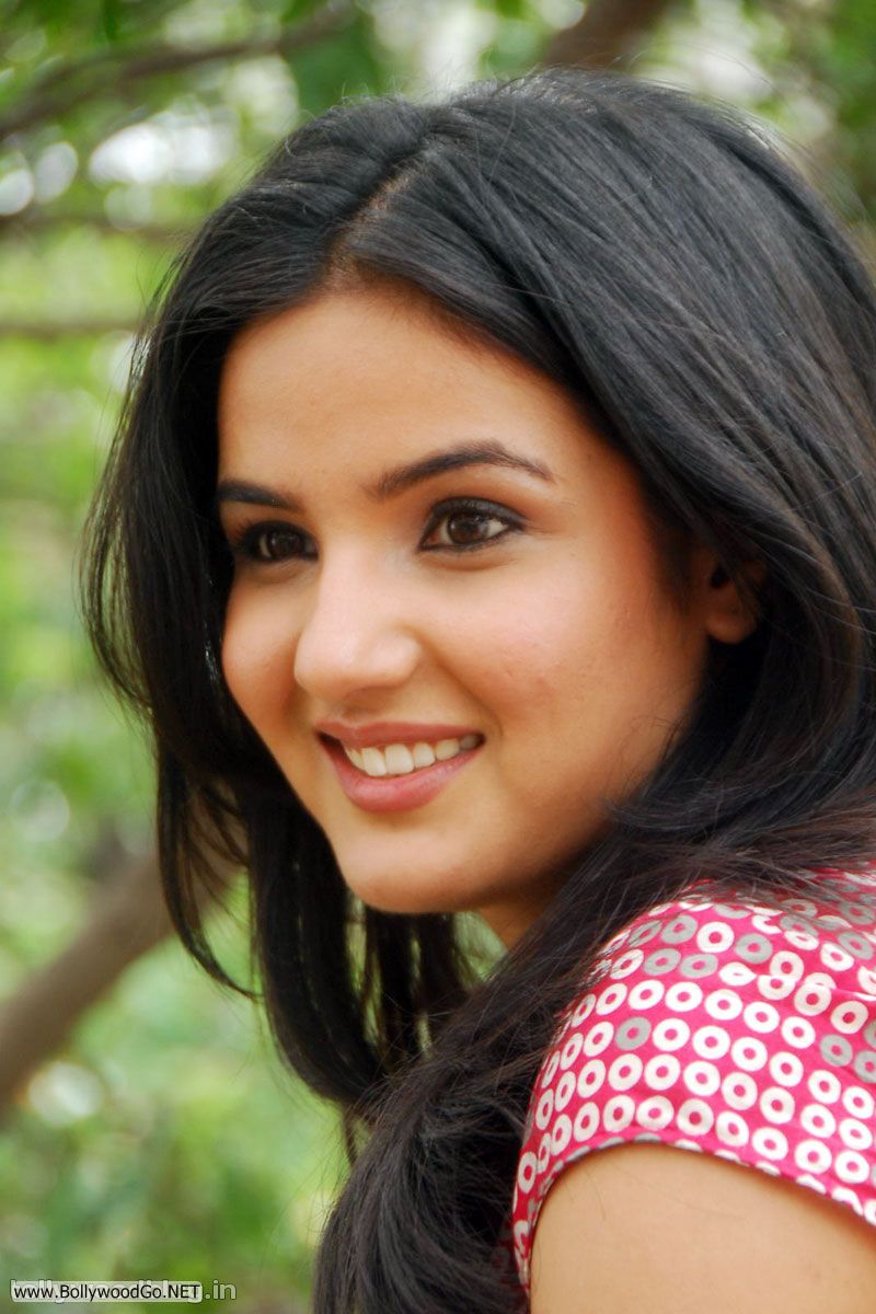 Jasmin Sweet And Innocent Actress Pictures Telugu Cinema