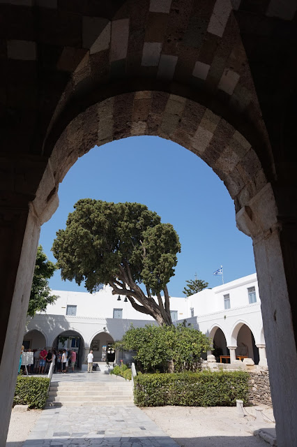 Parikia - Cathédrale Panagia Ekatontapiliani
