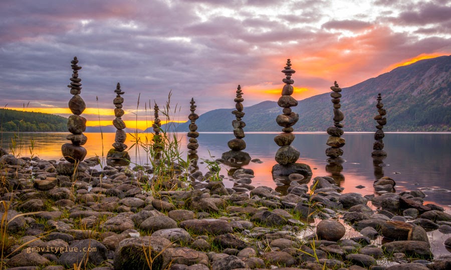 The Secret Behind How This Guy Balances Rocks Is Very Unusual. Can You Guess It? The Secret Behind How This Guy Balances Rocks Is Very Unusual. Can You Guess It?