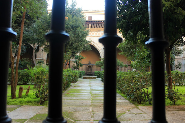 Jardín del claustro de la catedral de Toledo