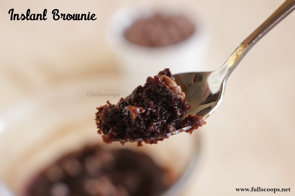 instant-microwave-brownie-eggless-full-scoops