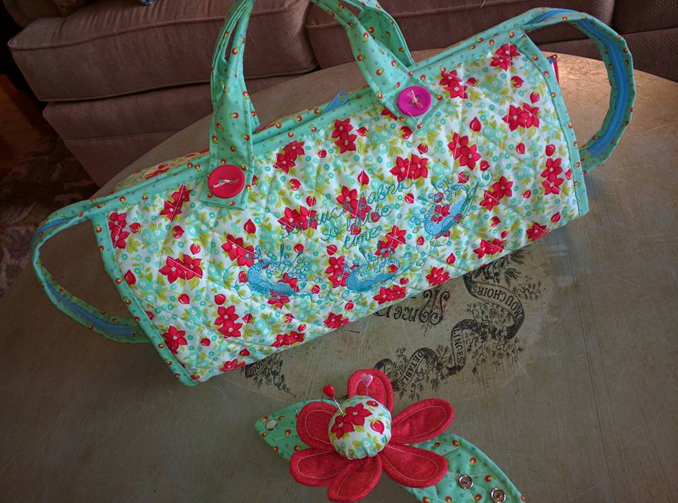 She's just a girl who creates... My Quilters Bee Bag and Box Loom Bags