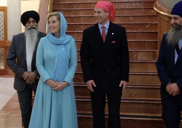 The Earl and Countess of Wessex visited the Sri Guru Singh Sabha to celebrate their new licensing to offer The Duke of Edinburgh Awards
