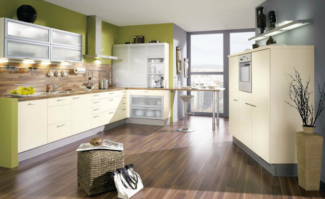 cocina-crema-con-pared-verde
