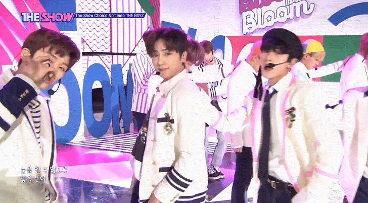 요즘 무대하는중에 멤버 놀리는 아이돌 | 인스티즈