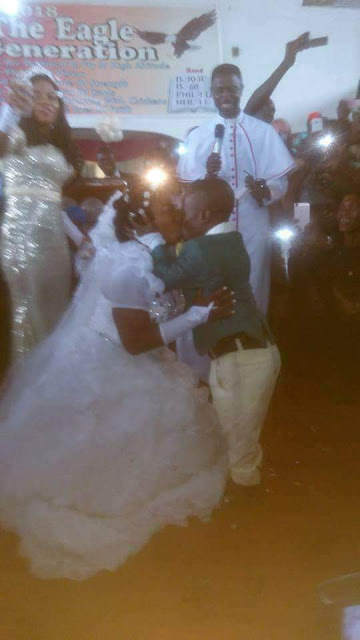 Love conquers all! Photos from the wedding of a Nigerian dwarf and his pregnant bride