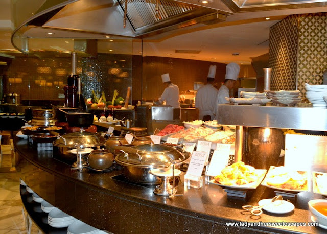 Chinese buffet station at Junsui restaurant 