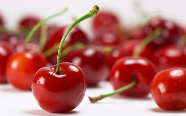 Baarish ke dino mein yeh phal jaroor khane chahiye. Baarish (Monsoon) ke mausam mein yeh phal jaroor khane chahiye. These fruits must be eat in Raining or Monsoon Season in Hindi/Urdu.