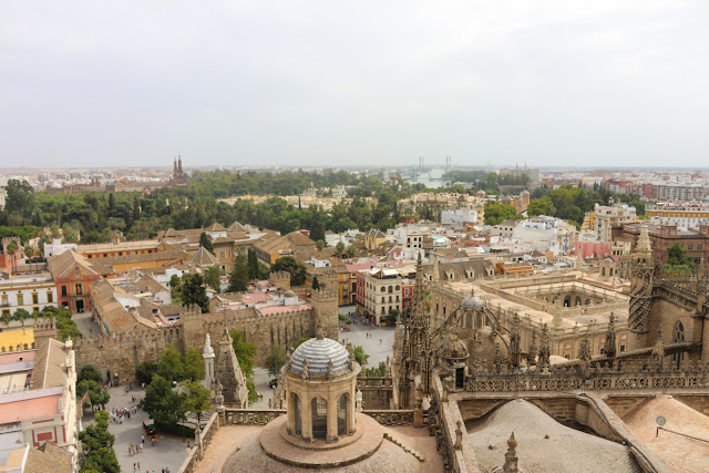 La Giralda La Giralda