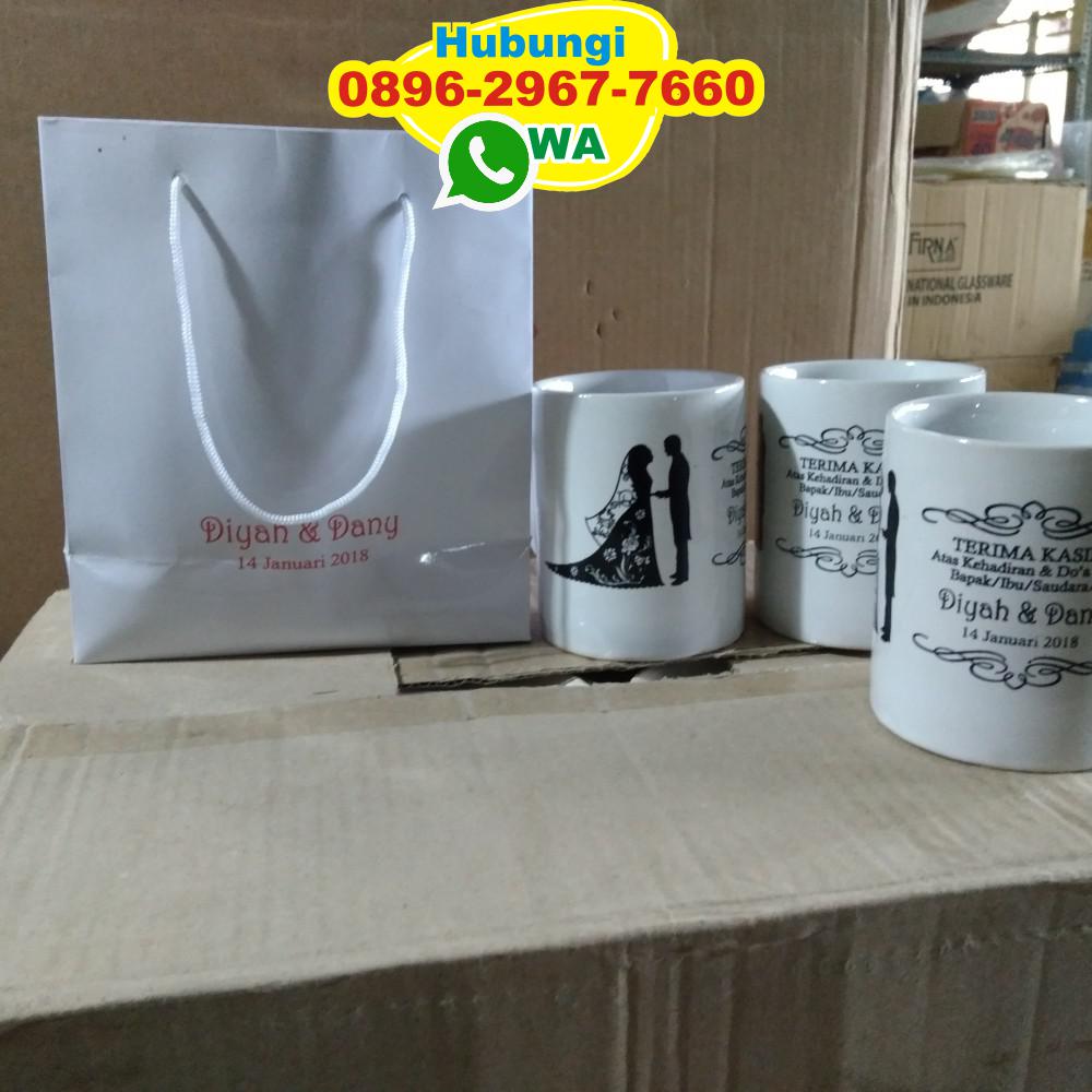 Souvenir Mug Kemasan Tas Kertas Souvenir Pernikahan