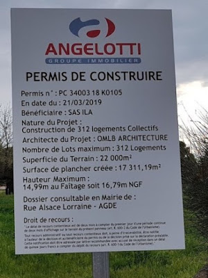 panneau du permis de construire sur l'ile des loisirs au cap d'agde
