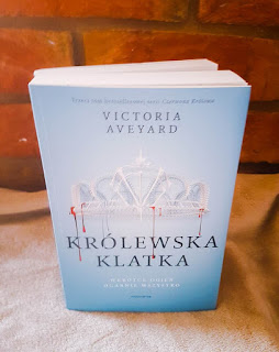 Victoria Aveyard - Królewska klatka
