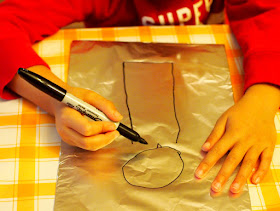 easy preschool robot art ideas- sharpie and foil
