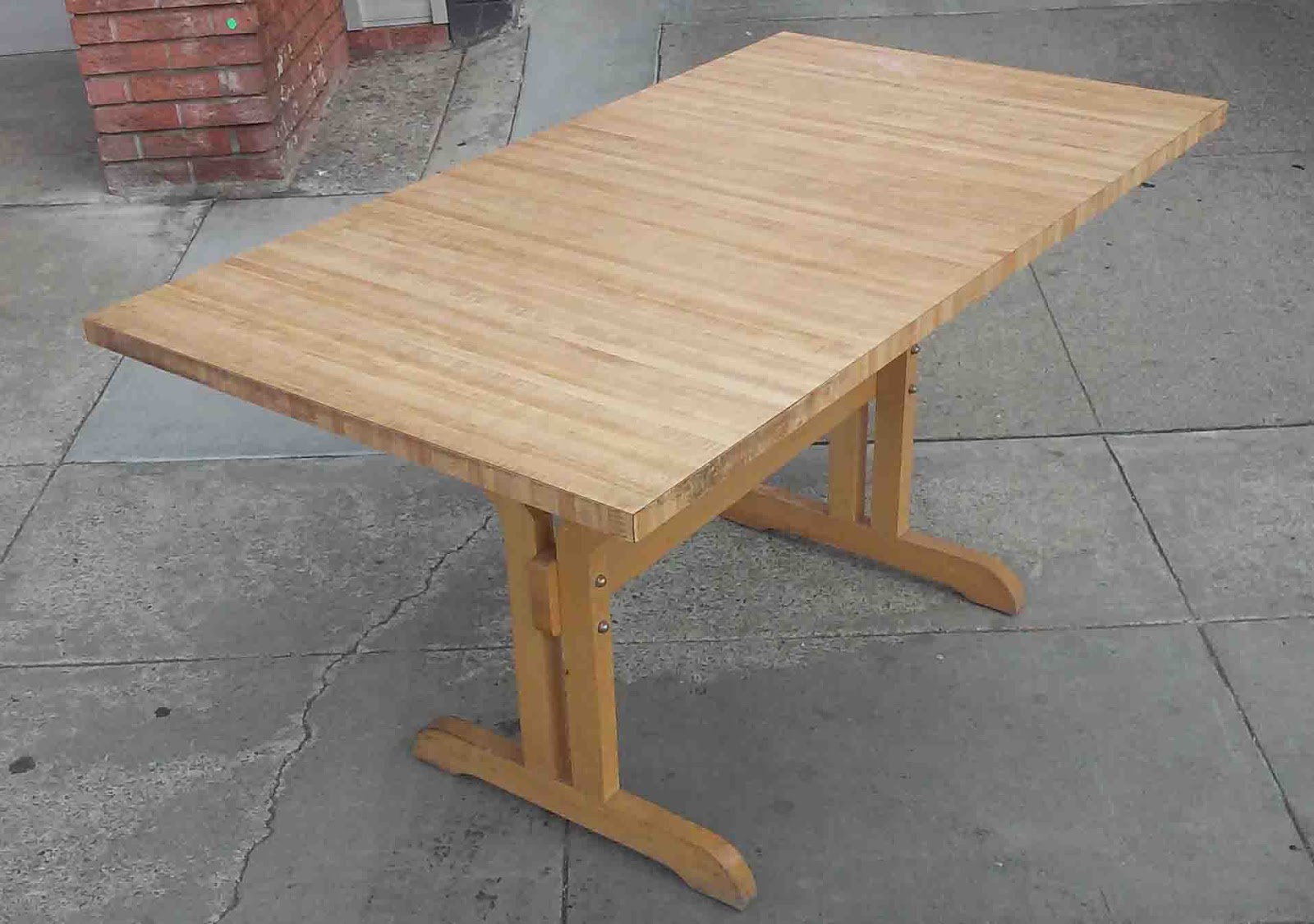 UHURU FURNITURE & COLLECTIBLES SOLD Formica Top Trestle Table 20