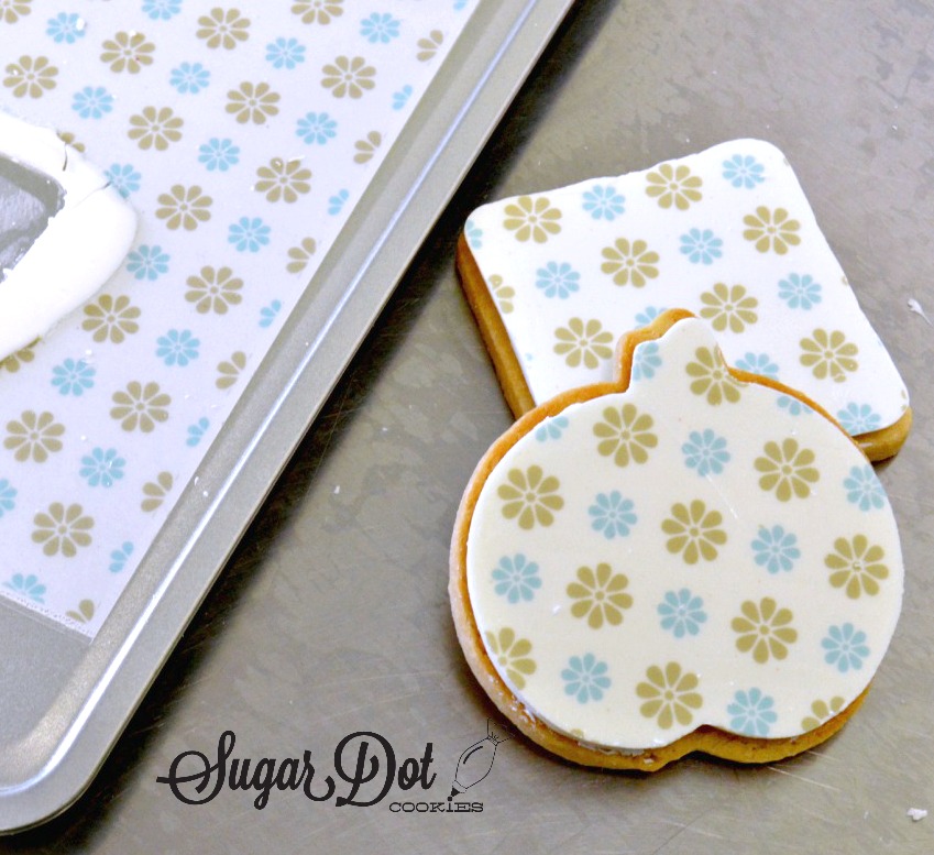 Update Check out this post on my next experiments with candy melts and