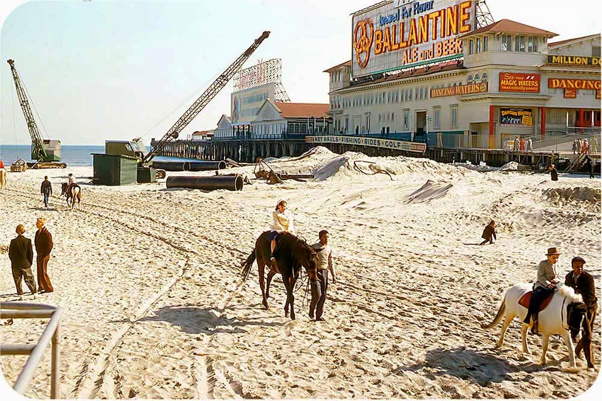 19 Wonderful Color Photos Capture Scenes of the Atlantic City Beach and ...