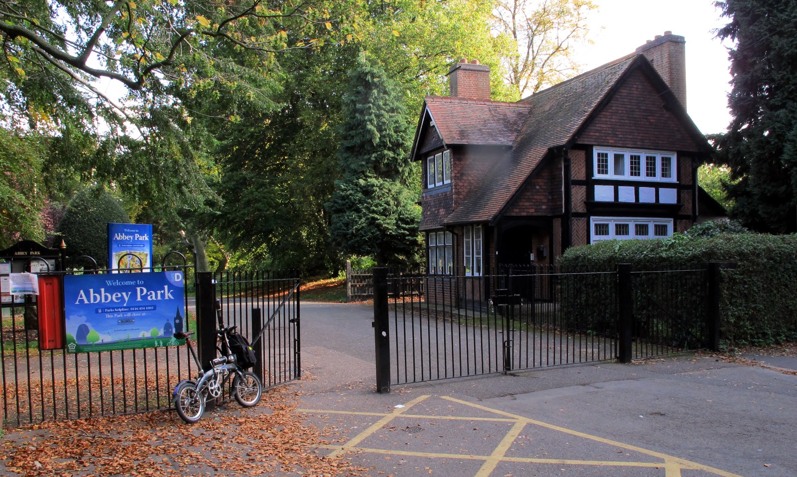 Two Wheels and a Camera Leicester to Watermead Park