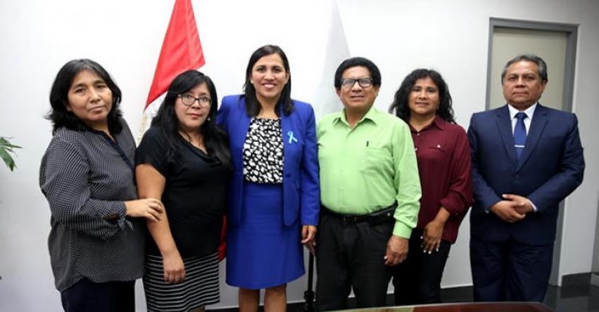 MINEDU: Ministra de Educación dialogó con Auxiliares de Educación - FENAEP - www.minedu.gob.pe MINEDU: Ministra de Educación dialogó con Auxiliares de Educación - FENAEP - www.minedu.gob.pe
