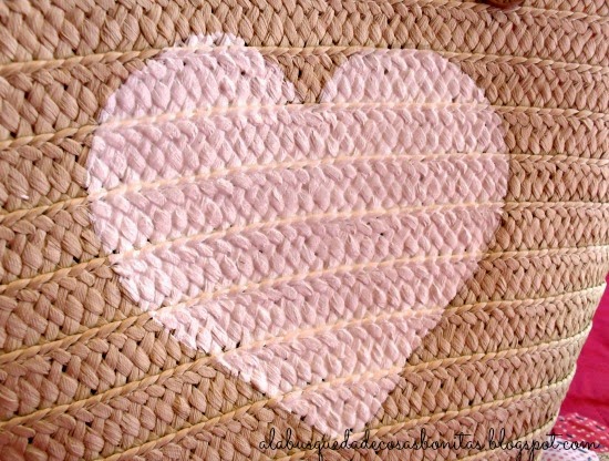 Bolso de rafia decorado