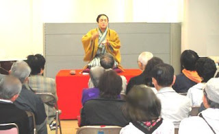 落語家・三遊亭楽春の楽しい出張落語会の風景。 落語家・三遊亭楽春の楽しい出張落語会の風景。