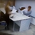Joven rusa hace un striptease a gerente de banco para conseguir un préstamo 