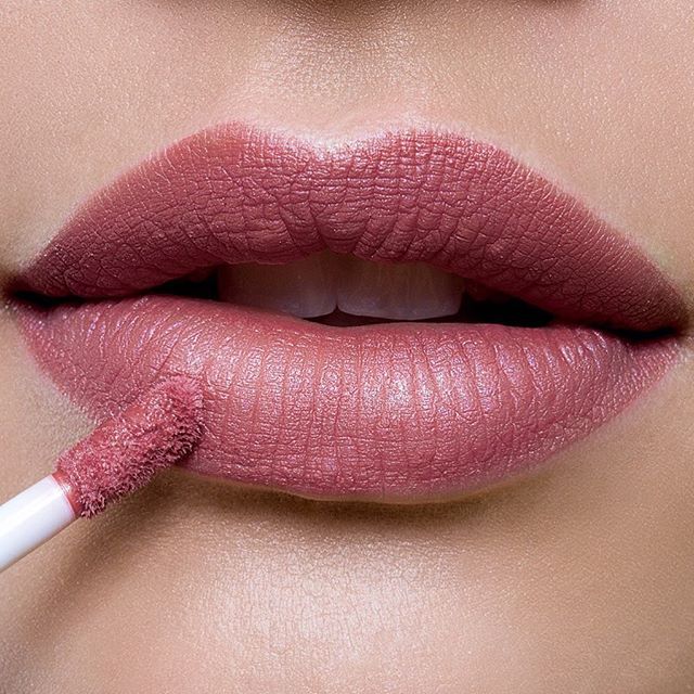 Cara memakai lipstik gelap