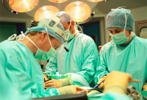 Πατέρας φώναζε στον γιατρό που χειρουργούσε το παιδί του γιατί άργησε! Η απάντηση που πήρε ήταν καθηλωτική