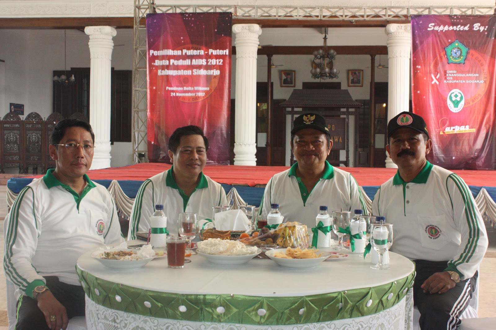 WELCOME to Cak-RIZKI�s BLOG: Jalan Sehat PGRI Sidoarjo