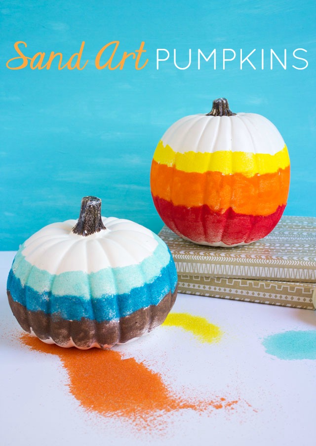 Create sand art pumpkins for a unique fall pumpkin decorating idea! #pumpkindecorating #sandart #pumpkincrafts #fallcrafts Create sand art pumpkins for a unique fall pumpkin decorating idea! #pumpkindecorating #sandart #pumpkincrafts #fallcrafts