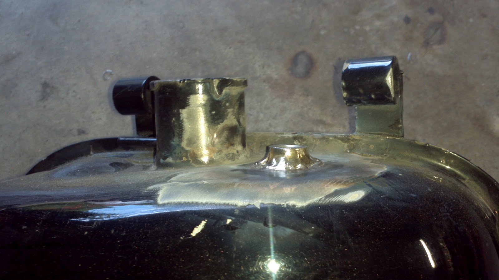 Cafe Trumpet Oil tank breather clean up