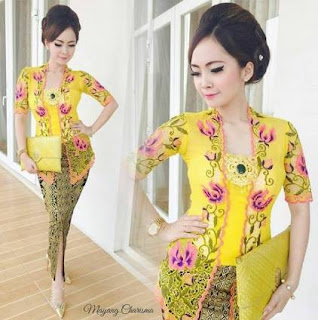 Contoh Baju Kebaya Batik Untuk Wisuda Contoh Baju Kebaya Batik Untuk Wisuda