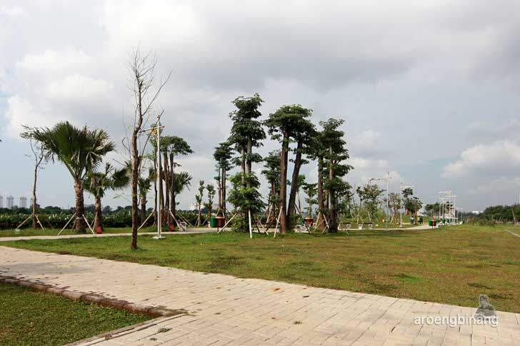 bangku jokowi taman kota ria rio jakarta