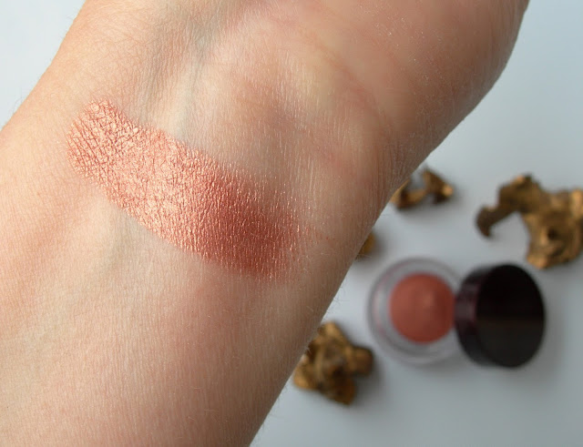 Nabla-Goldust-crème shadow-dusk-swatch-ombretto in crema Nabla-Goldust-crème shadow-dusk-swatch-ombretto in crema