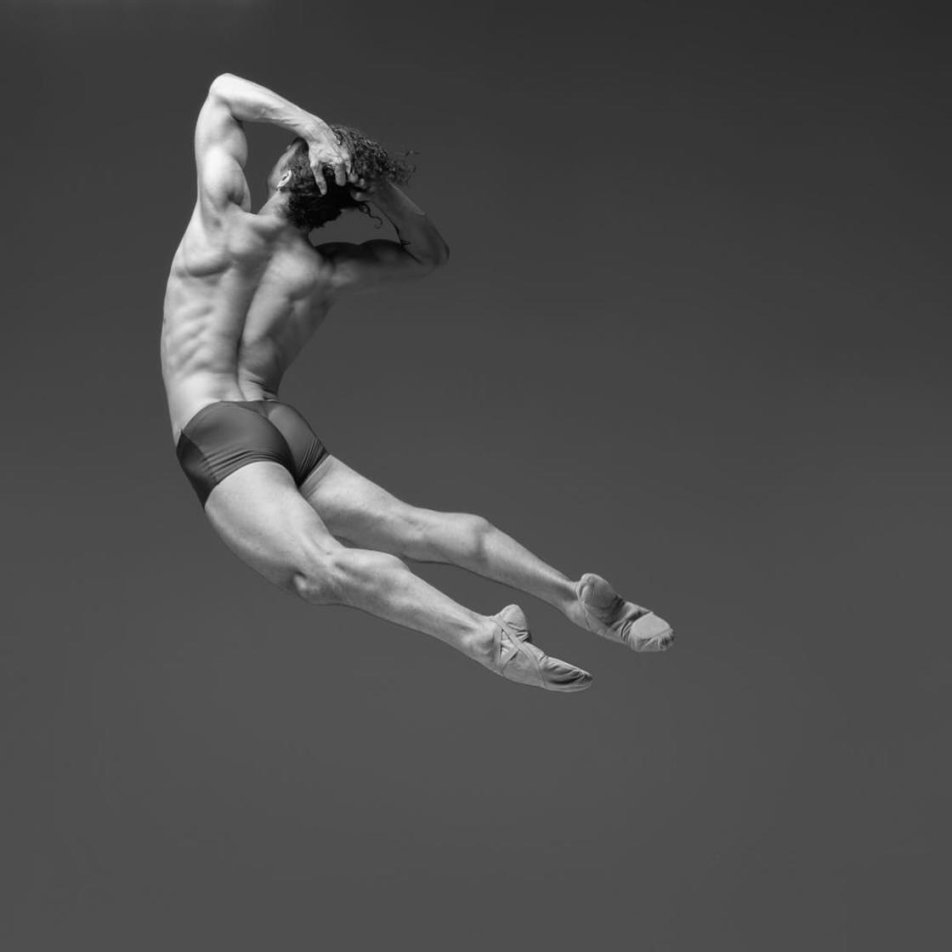 The incredible Energy of the Dancers Captured in Slow Motion by Niv Novak Photography The incredible Energy of the Dancers Captured in Slow Motion by Niv Novak Photography