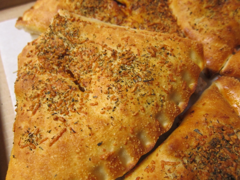 Review Pizza Hut Italian Meat Trio Overstuffed Pizza