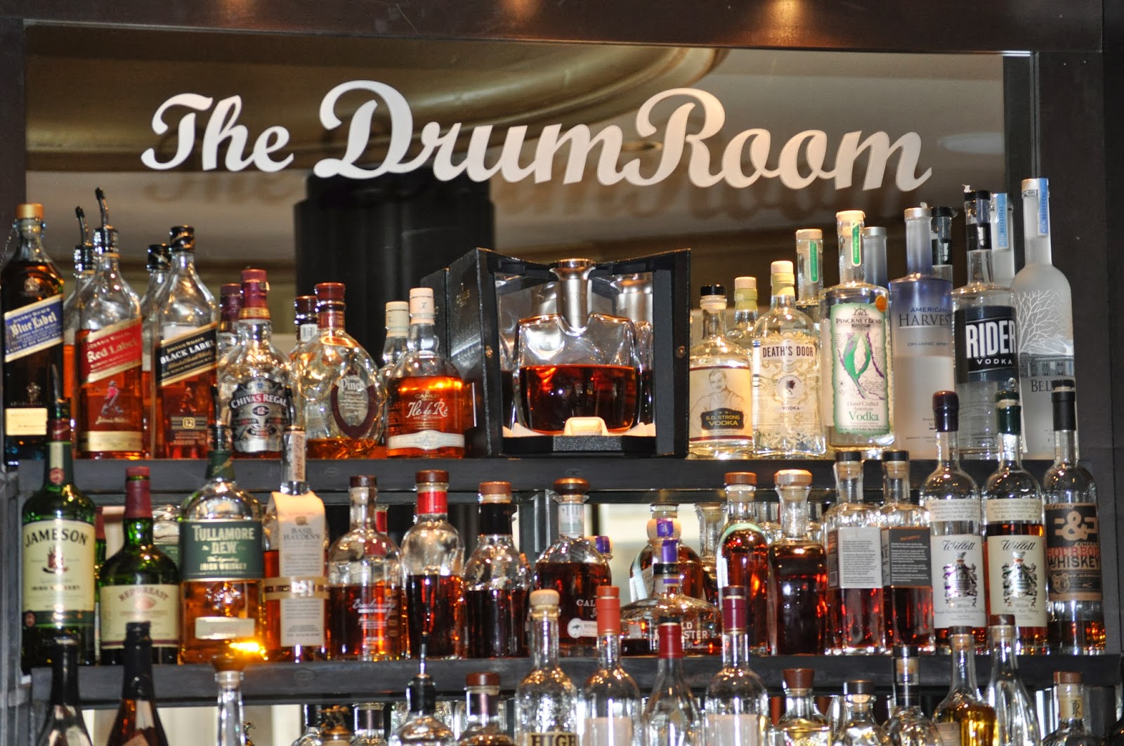 Explore Kansas Patsy Cline at the Drum Room in the President Hotel