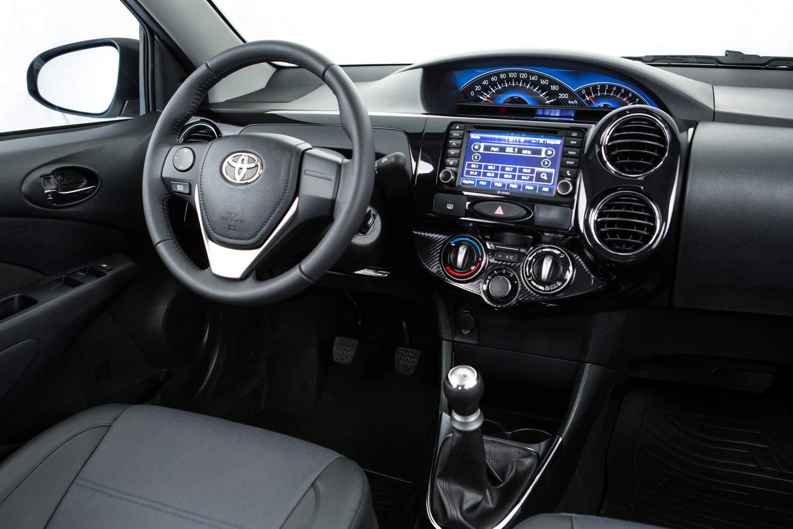 2015 Toyota Etios 1.5 Xi 5-Door | Johannesburg CBD | Gumtree South Africa