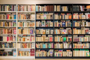 Menyelamatkan Buku Bekas dari Pemusnahan Menyelamatkan Buku Bekas dari Pemusnahan