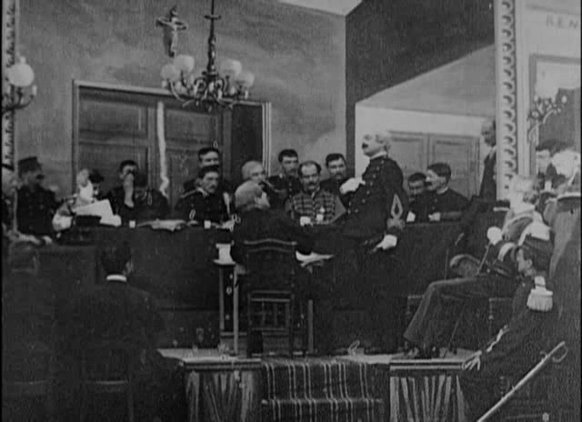 Conseil de Guerre en séance à Rennes par Georges MELIES